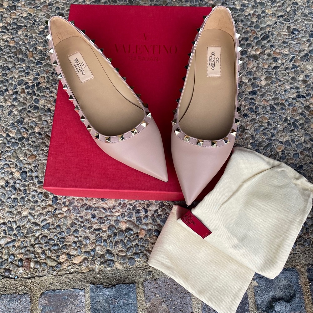 *SOLD* Valentino | RockStud flats nude AUTHENTIC
